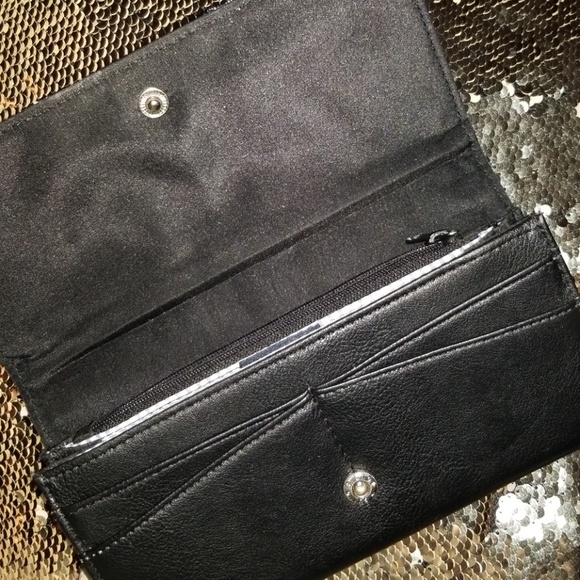 Nautica Wallet - Picture 2 of 4